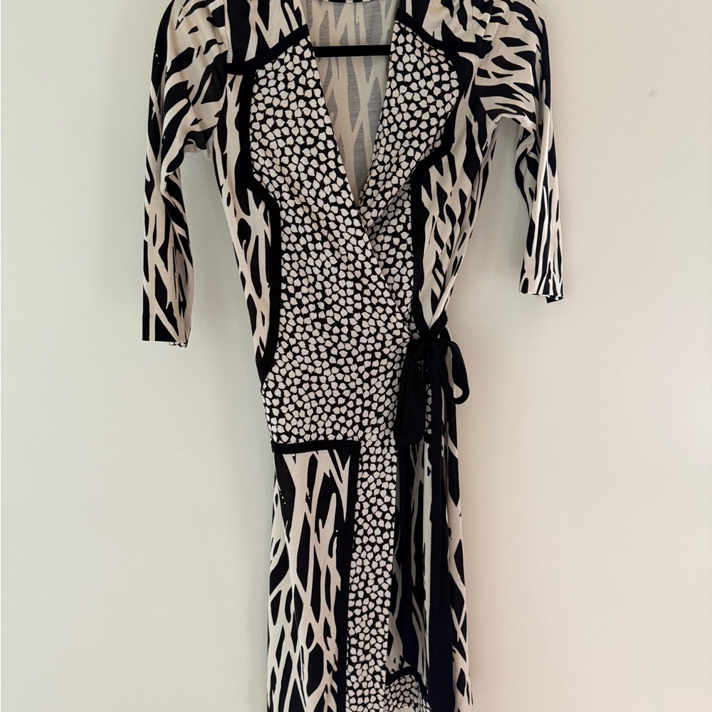 Diane Von Furstenberg Black and White Bodycon Wrap Dress